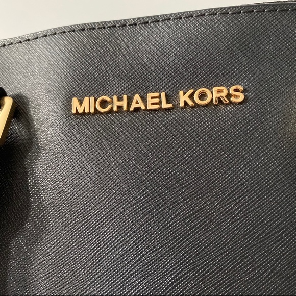 Michael Kors Jet Set Double Zip Tote Black - Picture 2 of 13